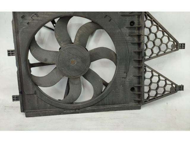 Вентилятор радиатора 6R0121207Q Skoda Fabia Mk2 (5J)