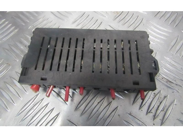 Блок предохранителей  9441776   Volvo XC90    