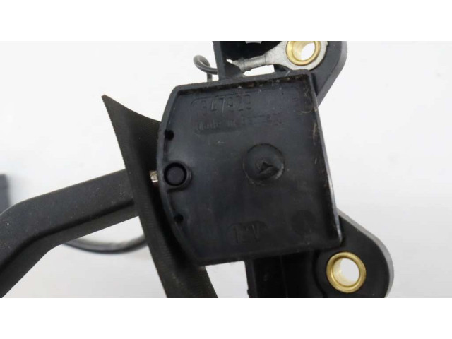 Ручка стеклоочистителей 1347929   Volvo 940