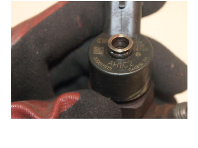 Vstřikovač 0445110144 Renault Kangoo I F9Q 37