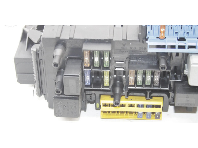 Pojistková skříňka 2049001202 Mercedes-Benz C W204 2010