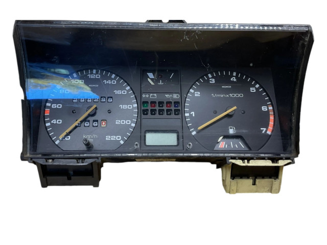 Přístrojová deska Volkswagen PASSAT B2 1986 321919033RF, 6160433030