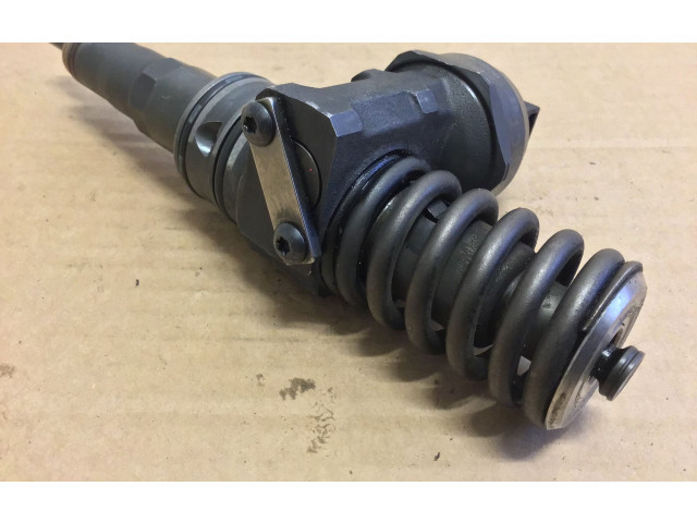 Форсунка 038130073BP Skoda Fabia Mk2 (5J)