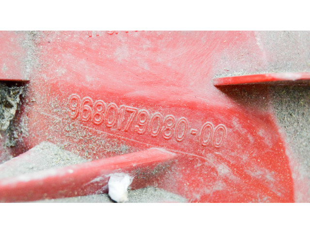 Задний фонарь правый 9680179080, VP5PFX13N004AA Peugeot 207 CC 2007-2014 года