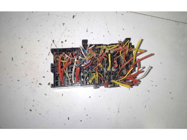 Блок предохранителей Z240180598R   Renault Clio III    