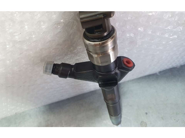 Форсунка 16600EC00A, DENSO    Dacia Dokker  K9KC6 