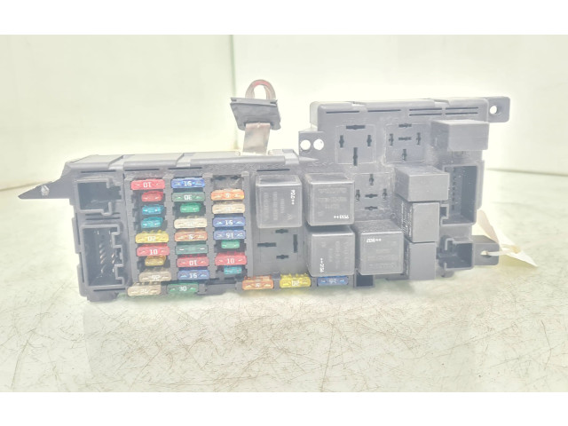 Блок предохранителей 518323324, 8637841   Volvo S60    