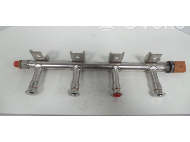 Топливная рампа 03F133320C, 033310046 Skoda Fabia Mk2 (5J) для двигателя CBZB