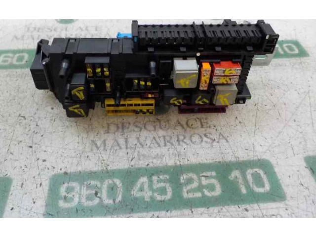 Pojistková skříňka Řídící jednotka BSM A2049001402, 016706581A Mercedes-Benz GLK (X204) 2011