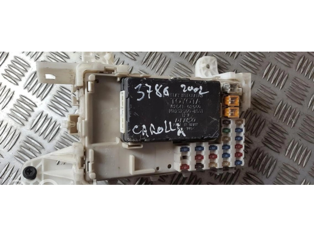 Pojistková skříňka 8264102060 Toyota Corolla E120 E130 2002