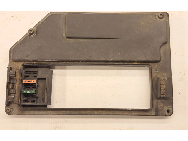 Блок предохранителей  3515122   Volvo S70  V70  V70 XC    