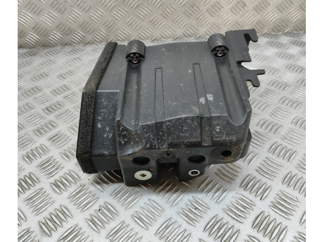 Блок предохранителей  31652062, 31499991   Volvo XC90    