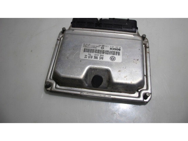 Блок управления двигателем Блок управления 96M3LX38M Skoda Fabia Mk2 (5J)