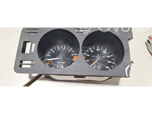 Панель приборов 171919033   Volkswagen Golf I       