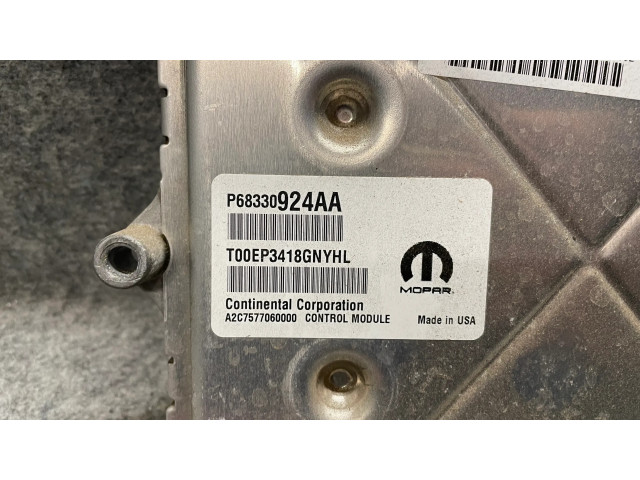 Блок управления двигателя P68330924AA Dodge Durango