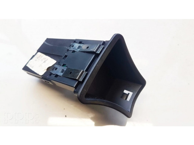 Дисплей 8222779902, 1560167770VB C141 Alfa Romeo 156