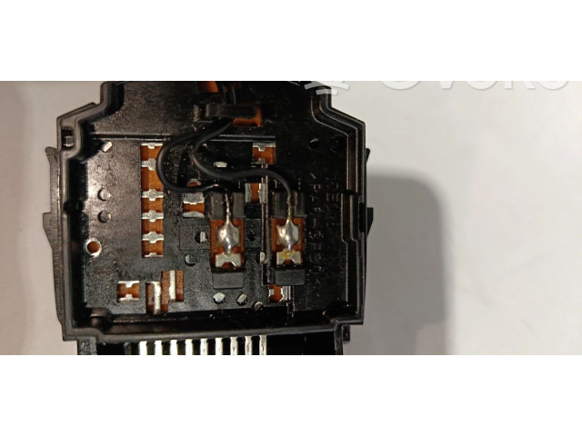 Включатель скорости стеклоочистителей 17E018 Mitsubishi Colt CZ3