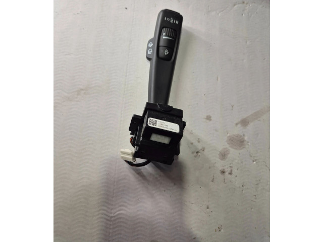 Ручка стеклоочистителей 31264169   Volvo V70