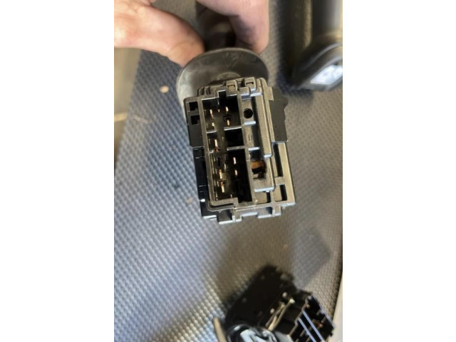 Ручка стеклоочистителей    Citroen Xantia