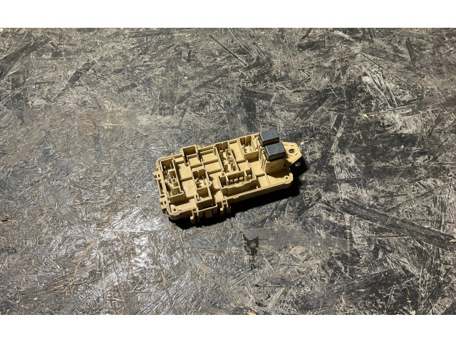 Блок предохранителей  JB200400   Subaru Forester SF    