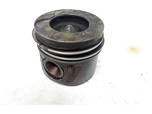 Píst Mercedes-Benz R W251 642872