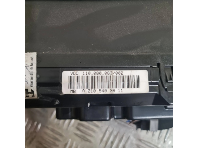 Панель приборов A2105402811   Mercedes-Benz E W210       