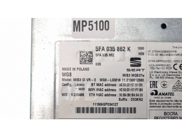 Радио/ проигрыватель CD/DVD / навигация