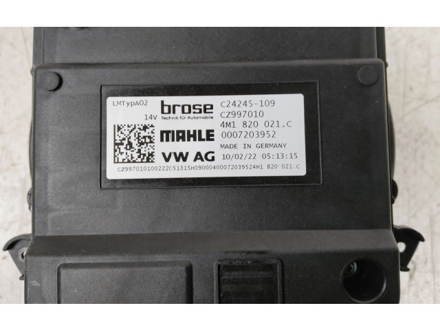 Вентилятор печки    4M1820021C   Audi e-tron