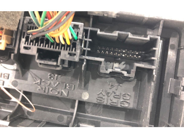 Блок управления 13582895   Chevrolet Cruze