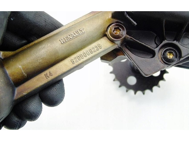 Масляный насос   8200066239  Renault Clio II 