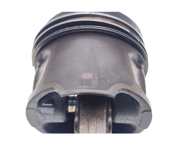 Píst K9K636 Nissan Juke I F15 K9K636