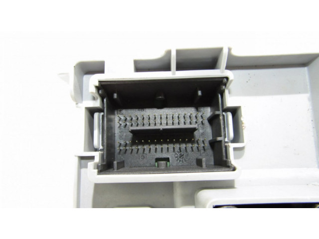 Pojistková skříňka 0051873500 Ford 2008