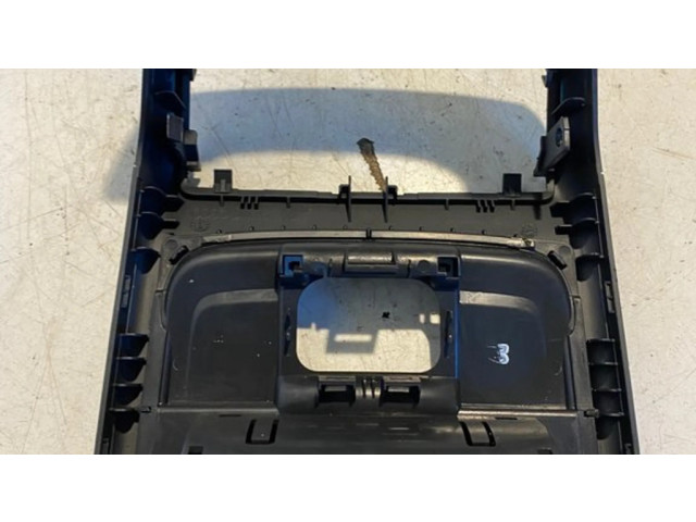 Отделка заднего прикуривателя