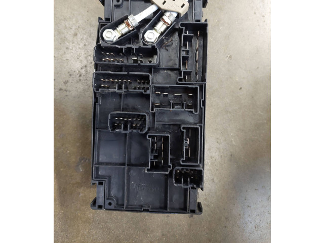 Блок предохранителей 82241SG040, 211098   Subaru Forester SJ    