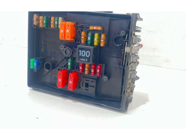   Pojistková skříňka    Volkswagen Tiguan 2007