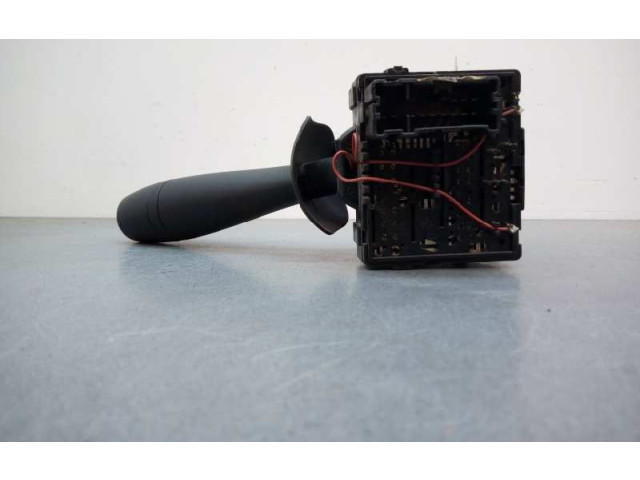 Ручка стеклоочистителей 681723631R, E10670253 Dacia Dokker