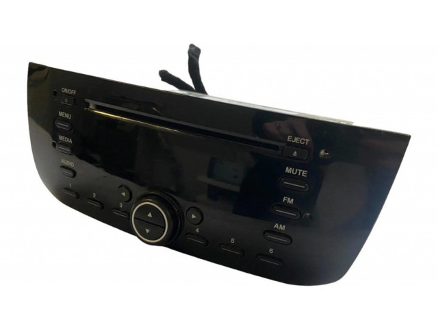 Радио/ проигрыватель CD/DVD / навигация