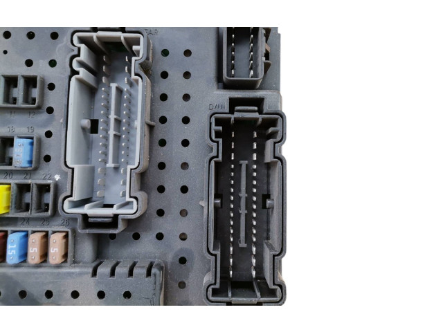 Блок предохранителей 8676391, 12217799 Volvo XC90