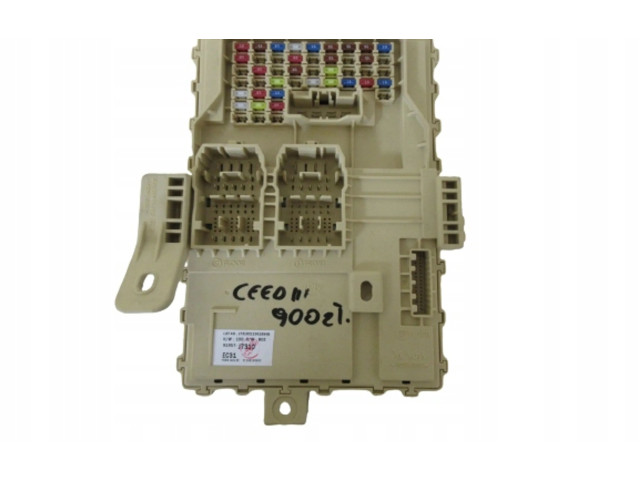 Блок предохранителей 91957J7310 KIA Ceed