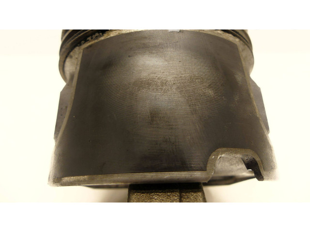 Поршень с шатуном 4N13 4N14 M174 Mitsubishi ASX