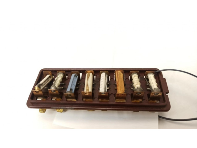 Pojistková skříňka 481937037 Volkswagen K70 1973