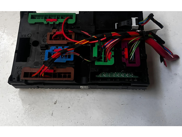 Блок предохранителей 61358795477, 5589211001 XPeng G3