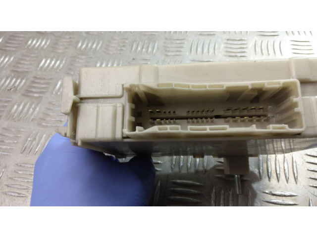 Блок предохранителей 82670-30230   Lexus GS 300 350 430 450H    