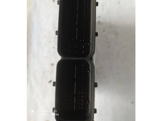 Řídící jednotka 03G906016F, 1039S06065 Skoda Superb B6 (3T) 2010