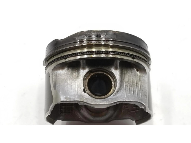 Поршень с шатуном 120106320R Dacia Sandero для бензинового двигателя 0.9