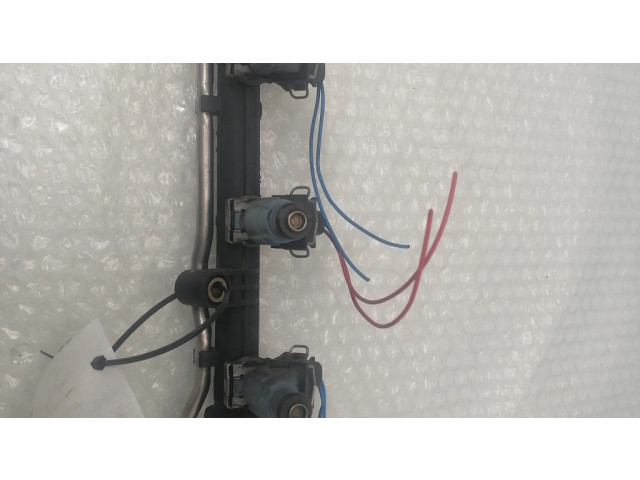 Топливная рампа 0280151050, 2435170146 Smart ForTwo I 0.6