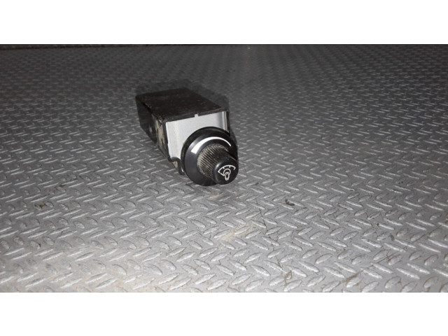 Включатель освещения интерьера