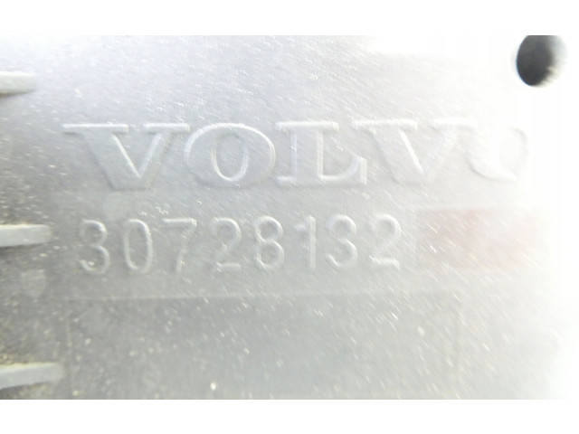 Блок предохранителей  30728132   Volvo S70  V70  V70 XC    