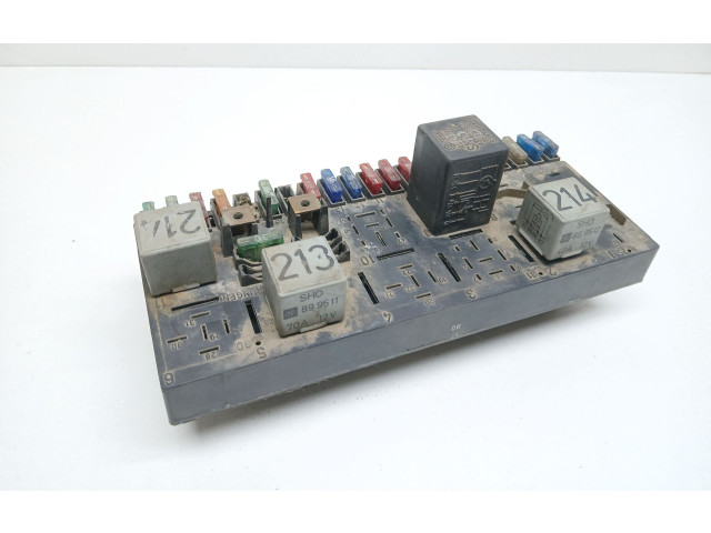   Pojistková skříňka 443941822A   Audi 80 90 B3 1990