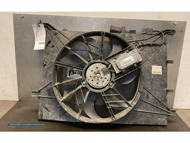 Электрический вентилятор радиаторов  30680512   Volvo V70 
